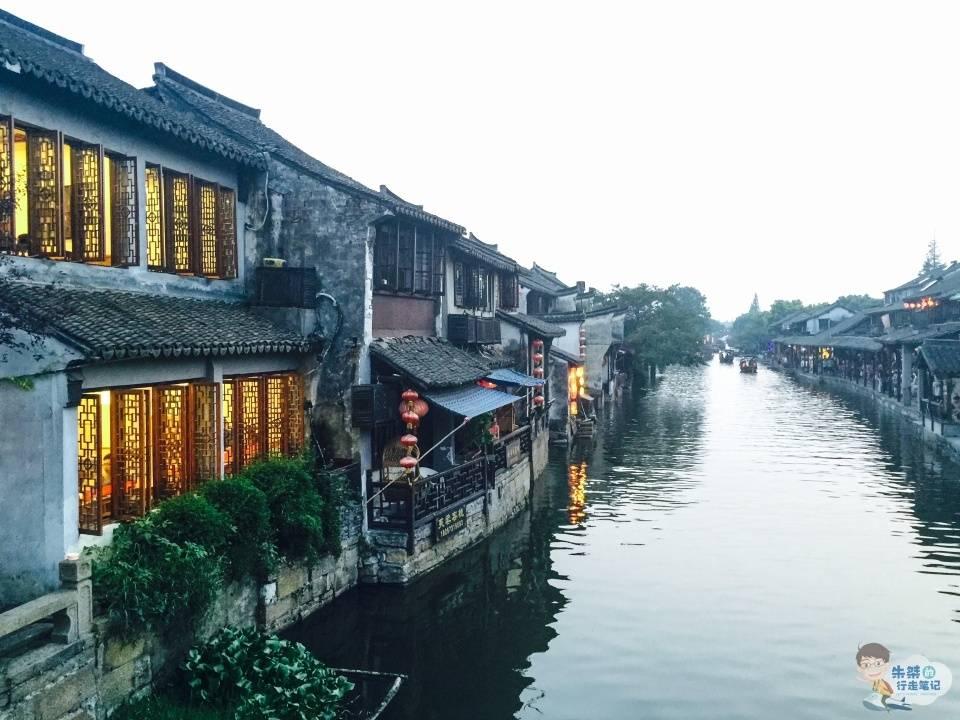 炒米饭怎样才能炒成一粒一粒的而且不硬？酱油炒饭的做法是什么？