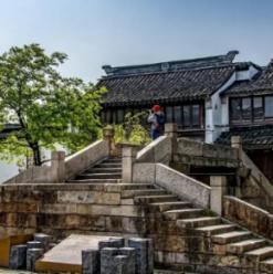 人民路地下道临时施工,今日起我市多条公交线路调整